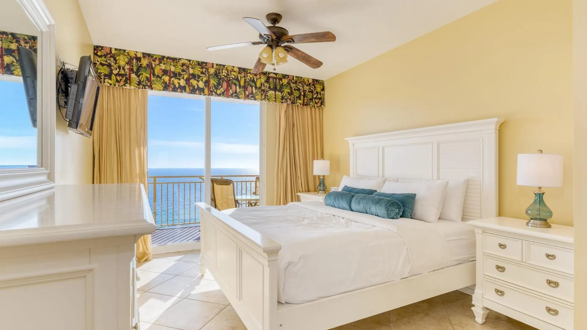 Holiday home Sunscape By Avantstay Beachfront Sweeping Views Panama City Beach