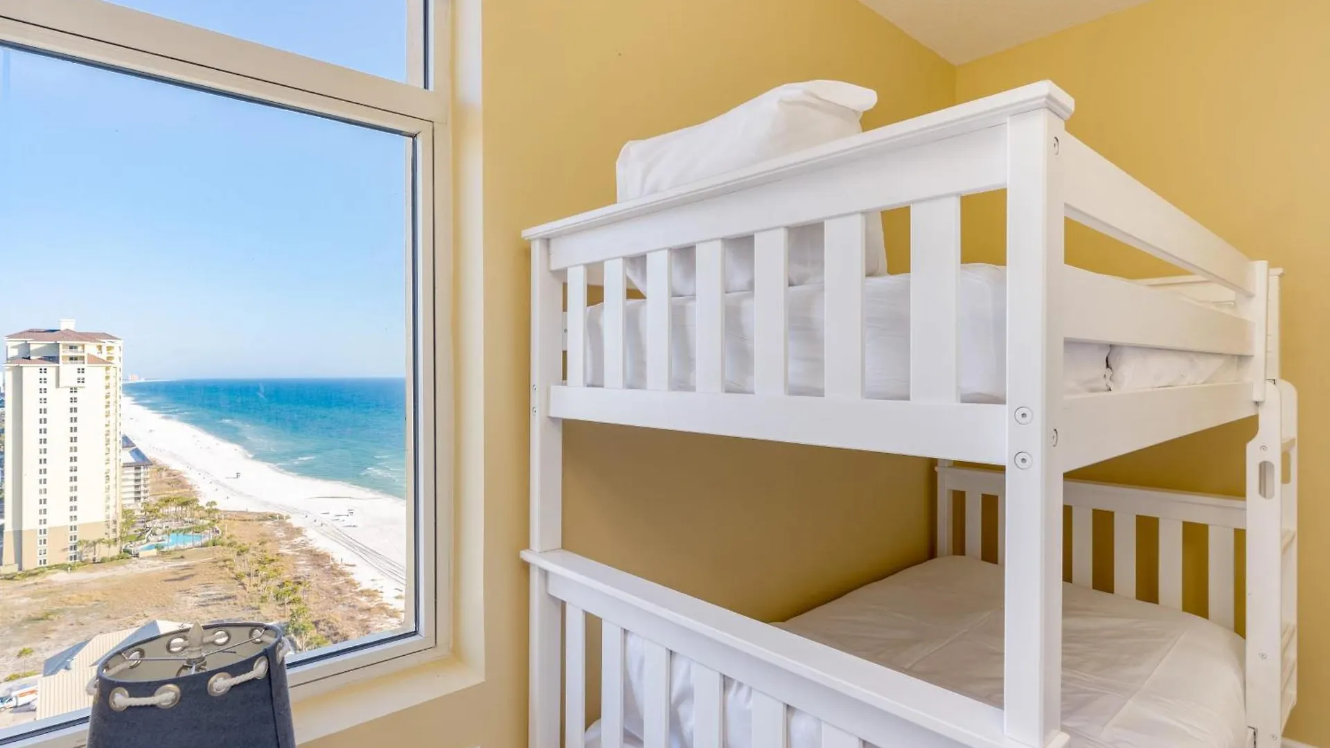 Holiday home Sunscape By Avantstay Beachfront Sweeping Views Panama City Beach United States