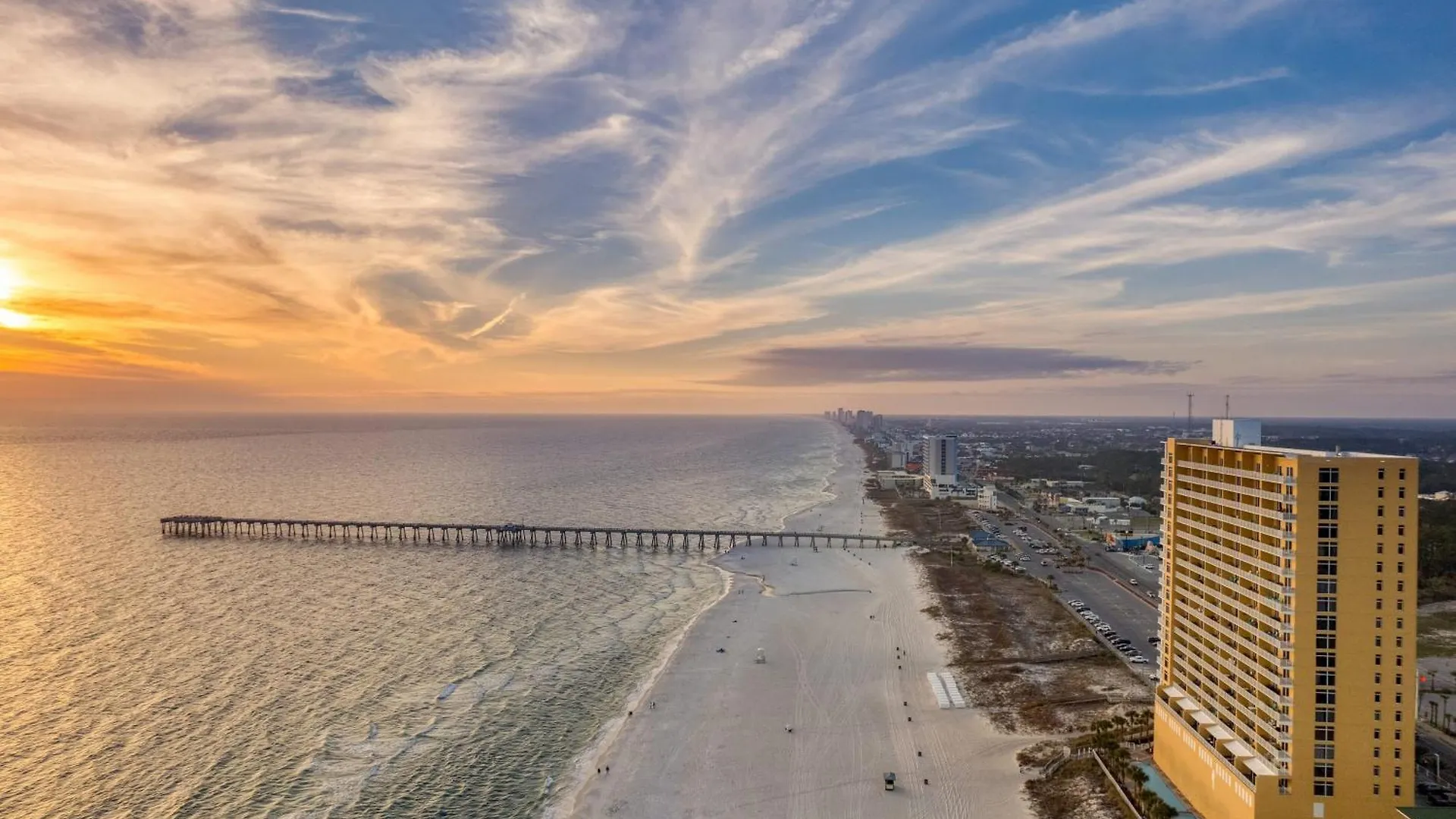 Sunscape By Avantstay Beachfront Sweeping Views Panama City Beach Holiday home