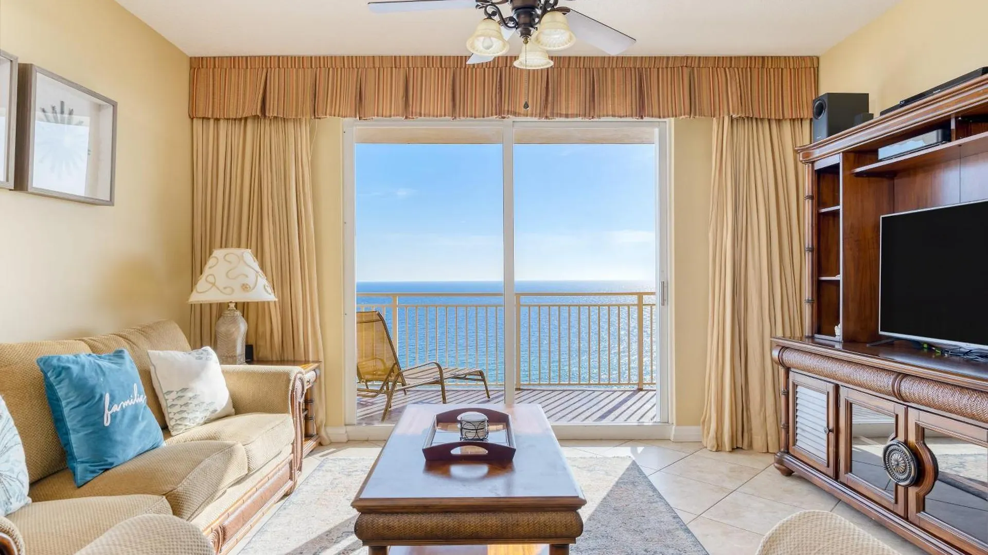 Holiday home Sunscape By Avantstay Beachfront Sweeping Views Panama City Beach